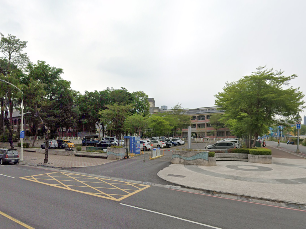 ViVi PARK-高雄三民國小停車場