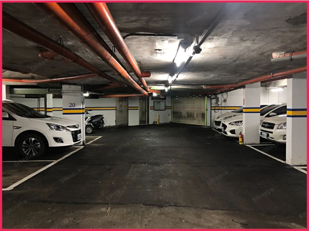 富陽街稀有平面大車位 - 停車市場