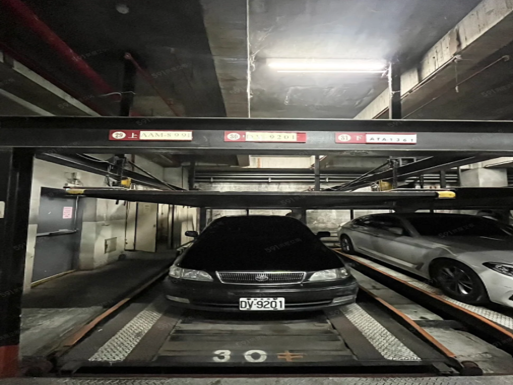世貿國座地下機械車位