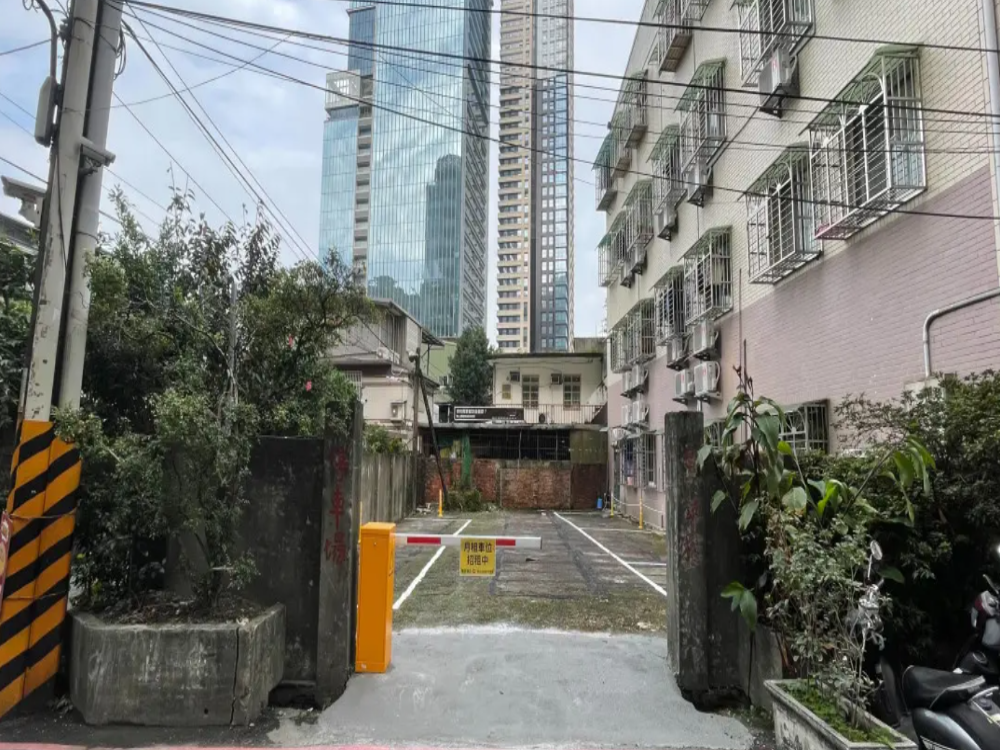 USPACE-板橋海山郵局後巷車位【大型重機】 - 停車市場