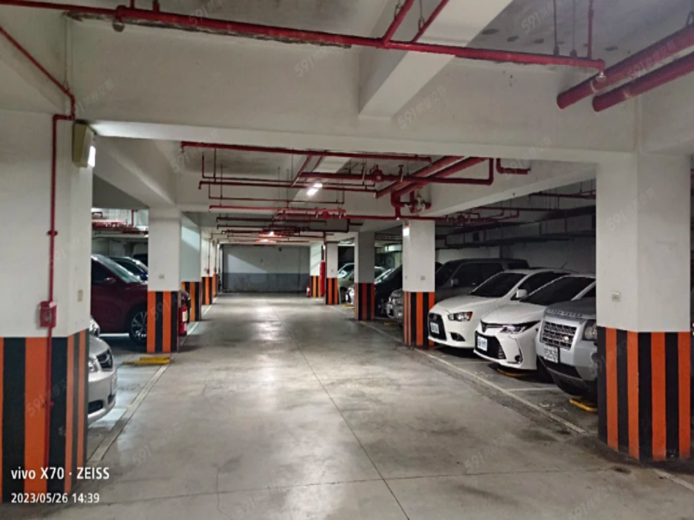 力霸坡道平面車位