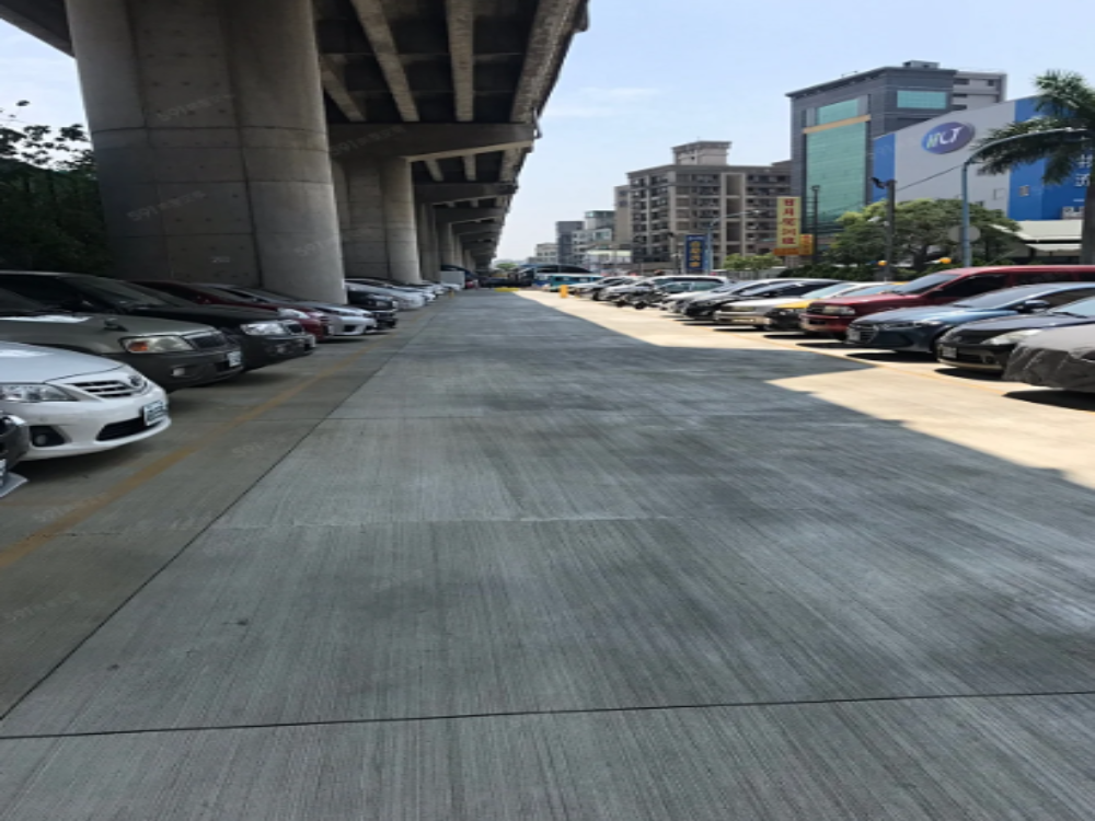 修紳停車場車位出租中!