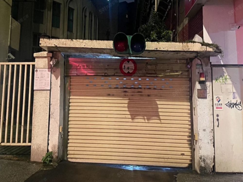 南京三民,B1坡道平面車位,可停休旅車