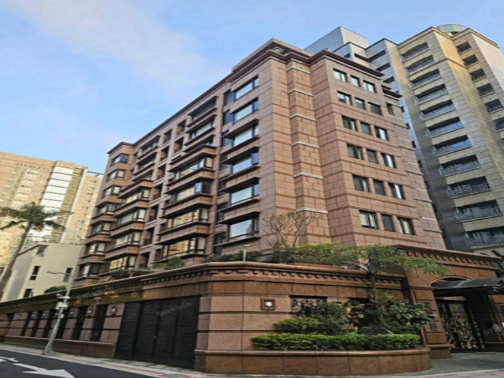 獨家~仁愛尊爵~坡道平面車位含管理費