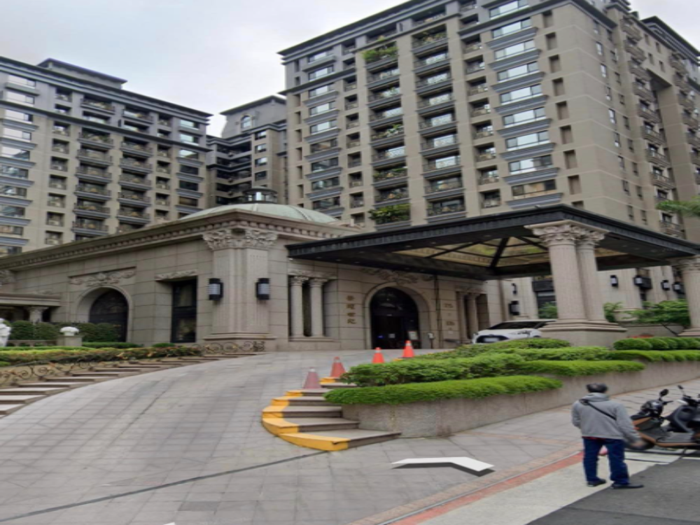 康寧國小旁坡平車位24小時管理,年繳享折扣!