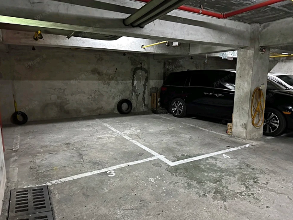 南海路、重慶南路口☆坡道平面車位☆近捷運