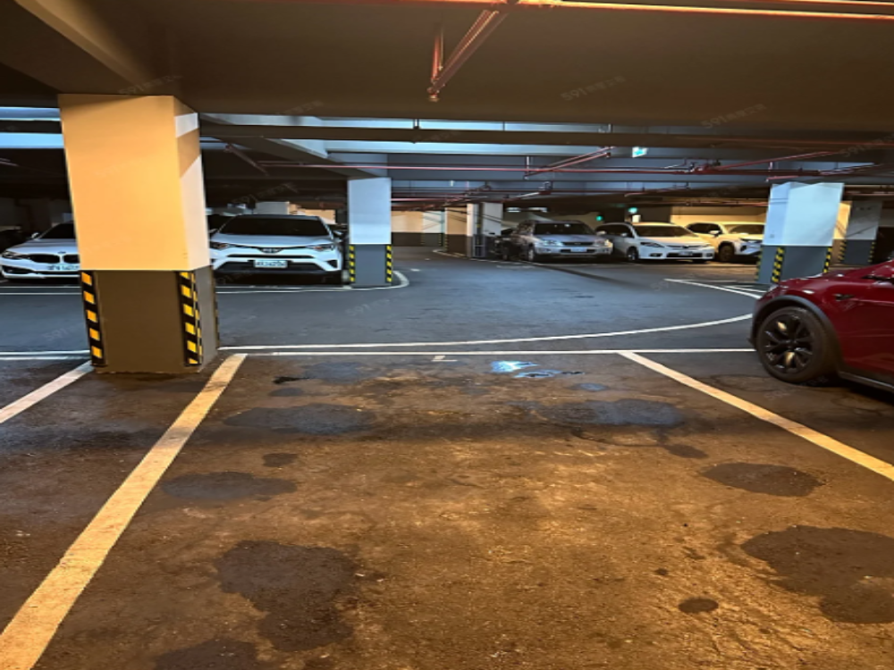 英專路豪華賓士級室內平面車位