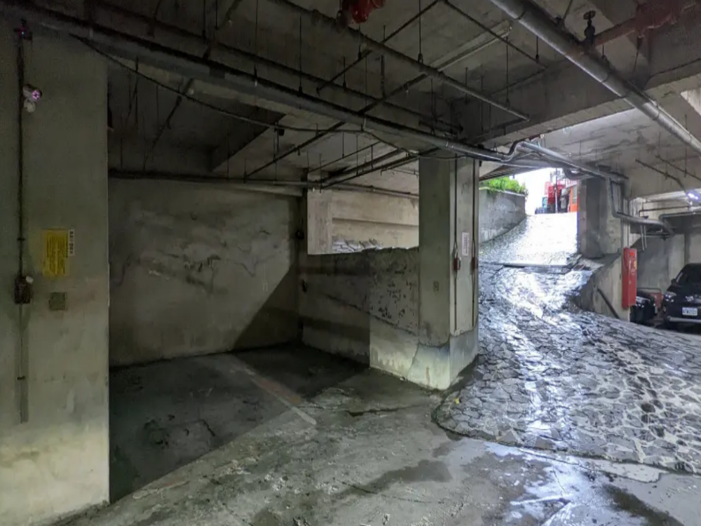 USPACE-嵜本吐司旁地下月租車位 - 停車市場