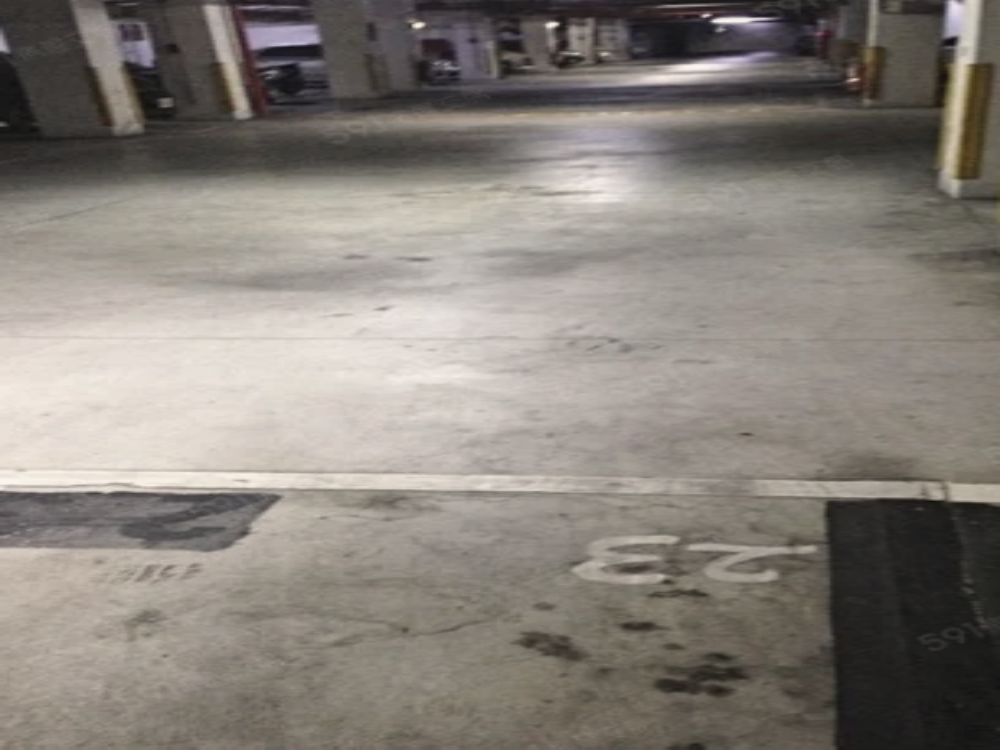 平面大車位出入車道很方便 - 停車市場