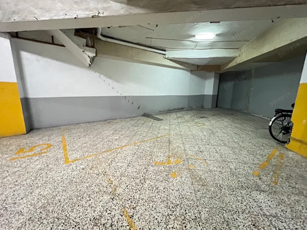 專科技大樓開平餐飲旁B1坡平車位