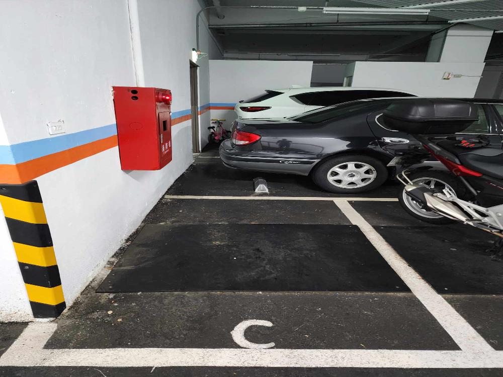 中山國小2分鐘,坡平重機車位