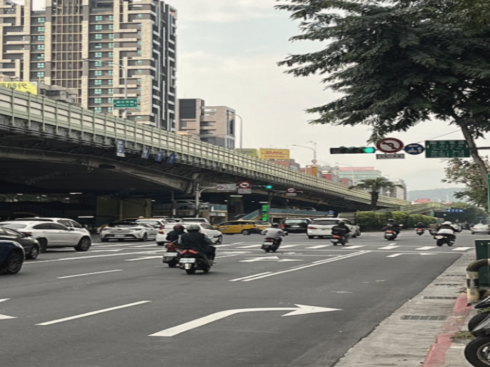 南京東路三段48巷36號B3平面停車位