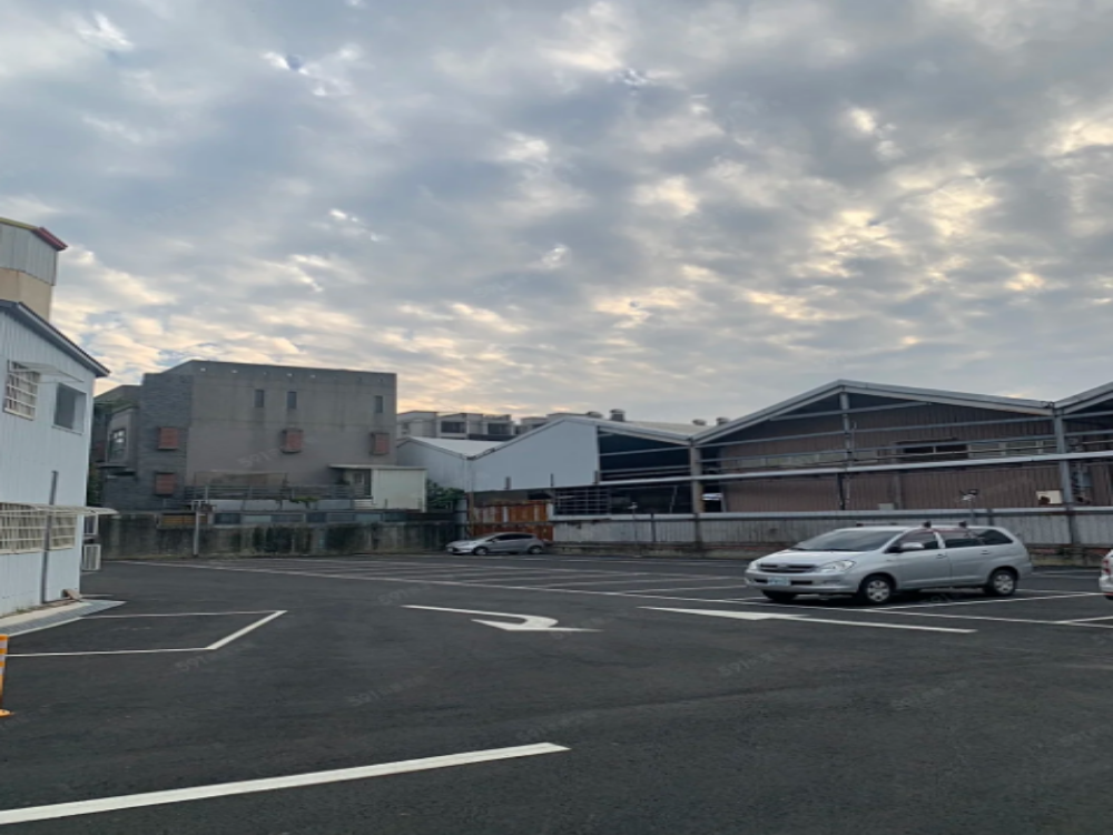 東區寶雅精武東店斜對面平面車位出租