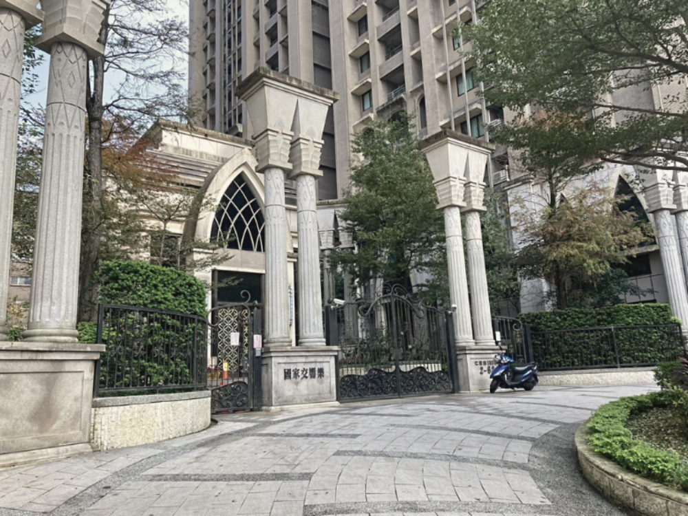 交響樂B1好停好出入車位(汐止永慶阿柏) - 停車市場