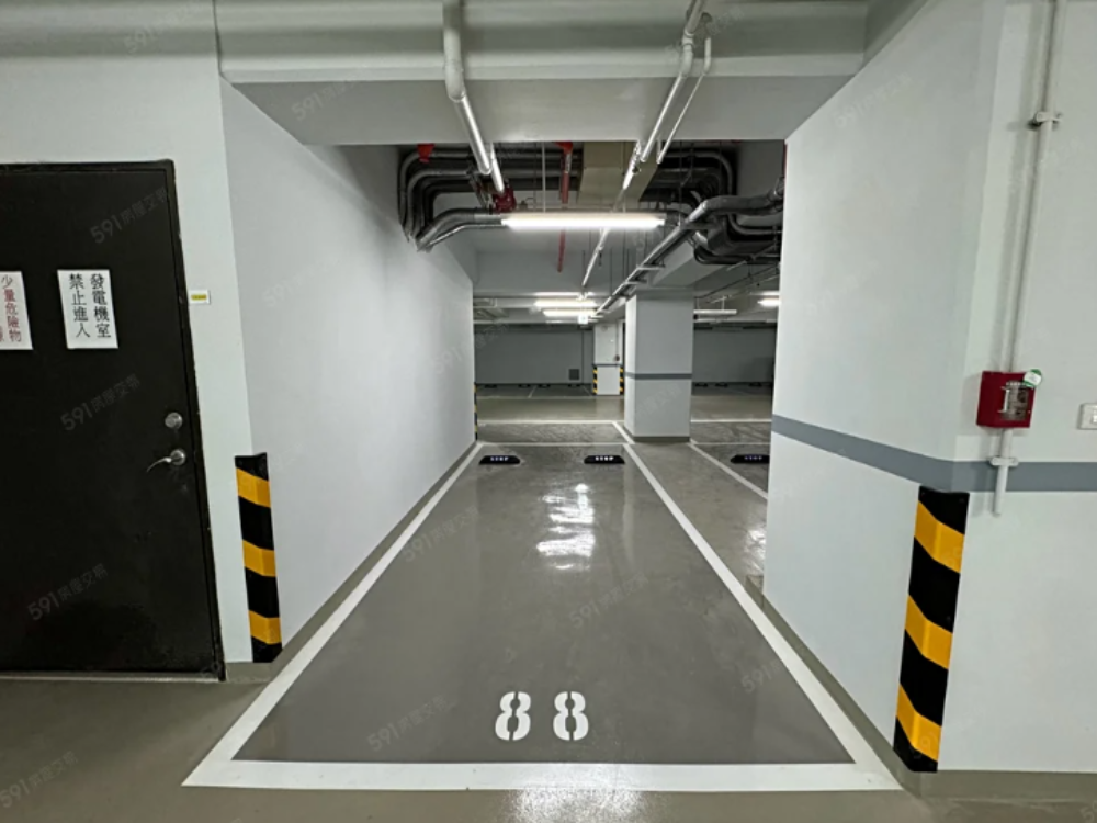 【限德友藏社區住戶購買】坡道平面B2大車位-近頂埔捷運-獨立車格 - 停車市場