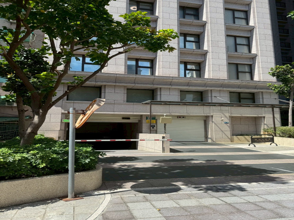 附近板橋新埔商圈  塔式機械車位