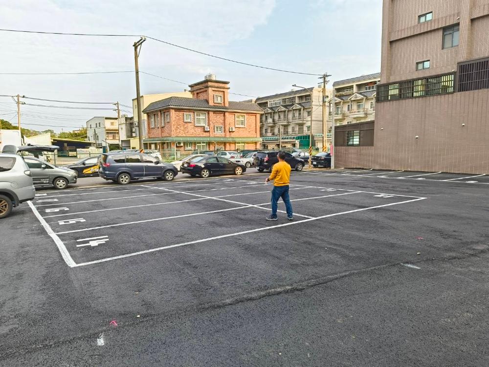 近桃園大溪仁美街 固定車位 休旅車可