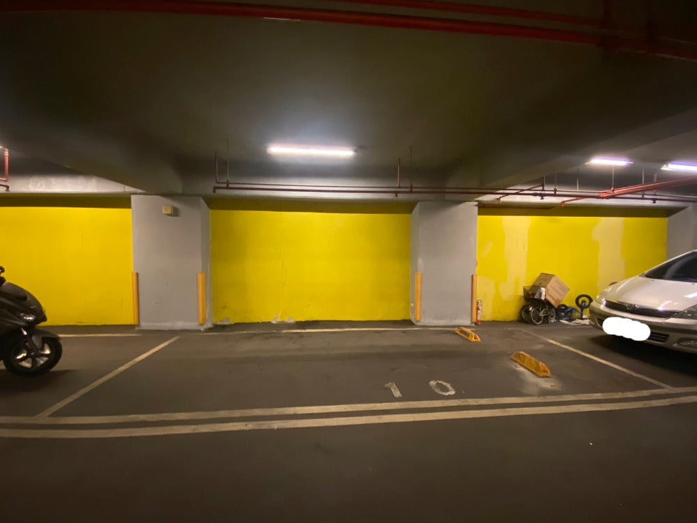 西門商圈峨眉街稀有坡平車位出租 - 停車市場