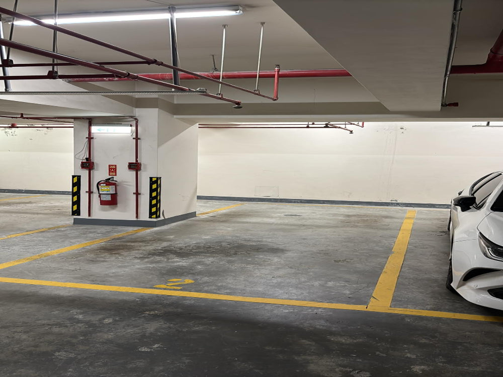 華廈工商大樓地下停車場
