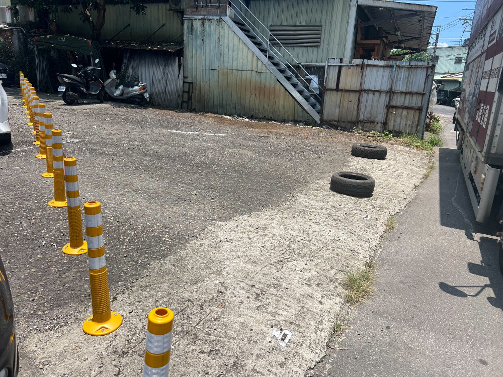 近樹林端浮州橋下,戶外停車格 室內停車格皆有