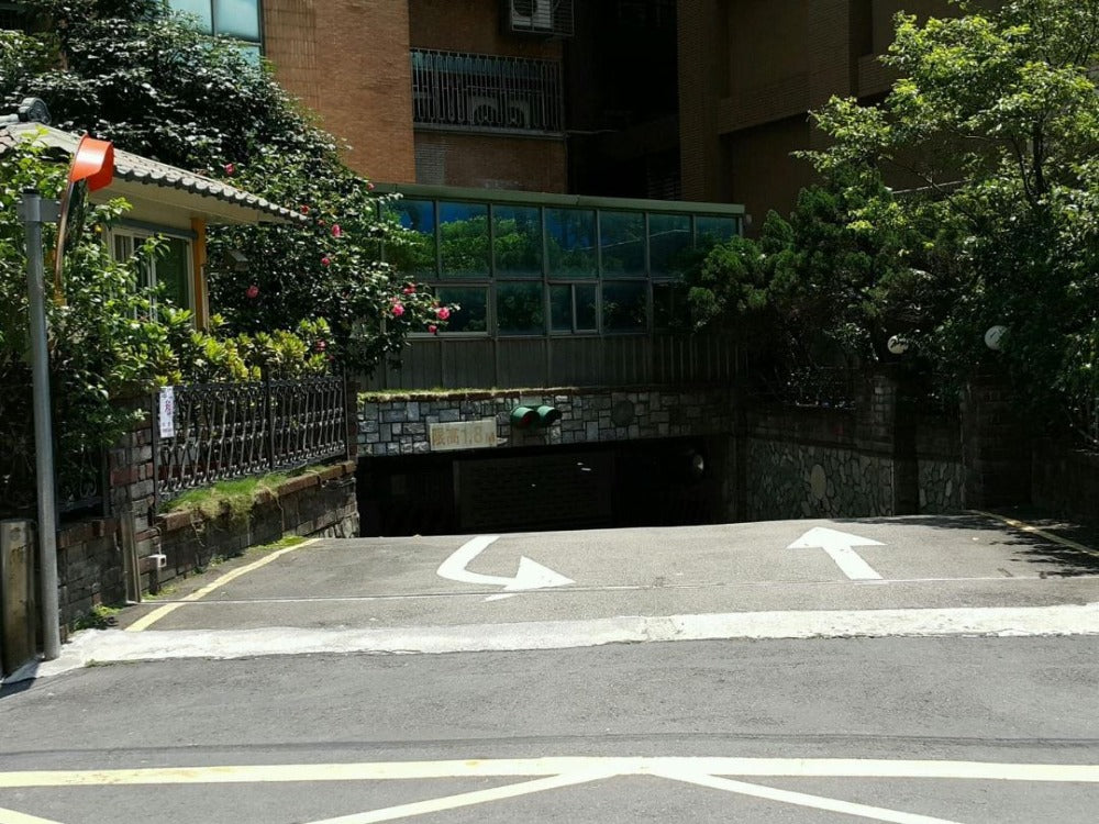 近新埔民生四維路家樂福坡平車位出租 - 停車市場