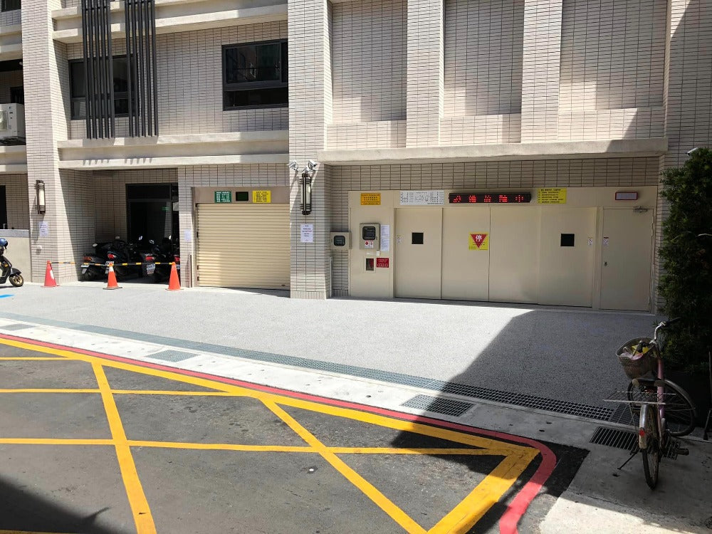 《新成屋》長隆天美倉儲式車位出租 - 停車市場