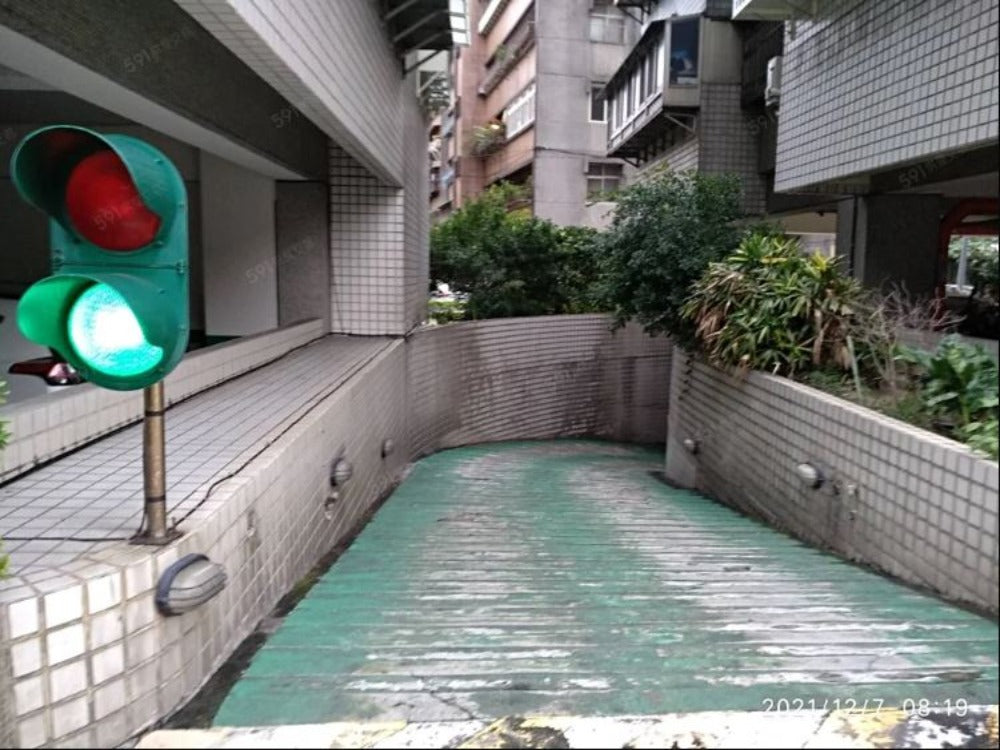 五守新村★車位便宜租★新莊捷運旁(限年繳) - 停車市場