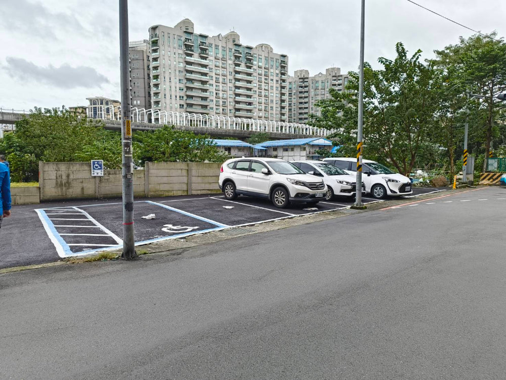 近三峽國光街，固定車位