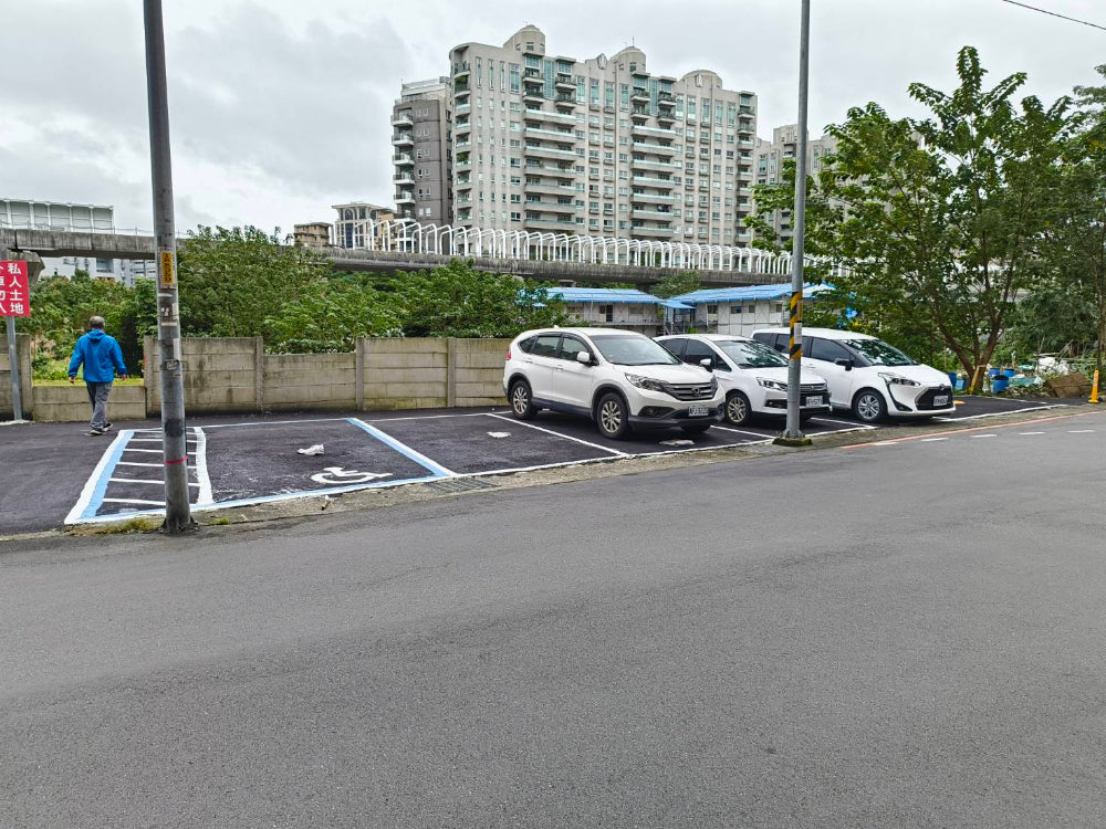 近三峽國光街，固定車位，休旅車可