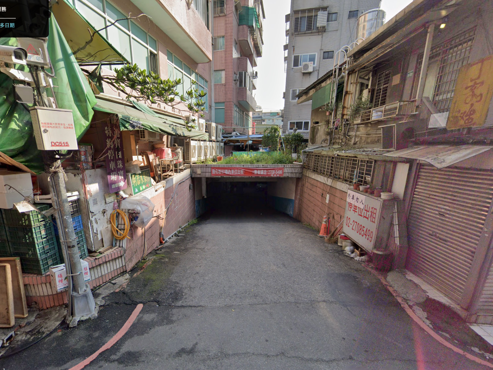 坡心市場 地下停車位