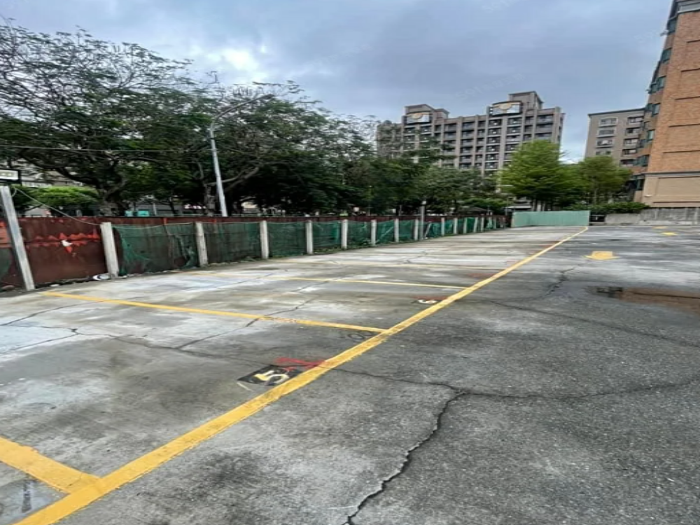 即將額滿先租先選，中原公園旁戶外停車場