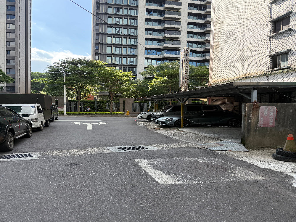 基隆火車站附近 戶外平面車位