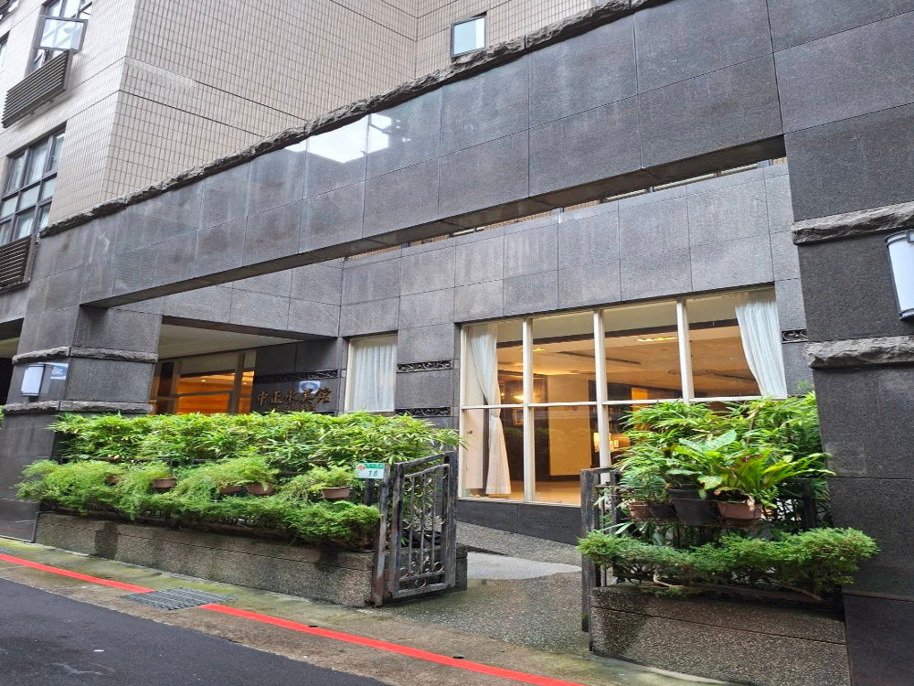 鄰近捷運中正紀念堂站及南門市場，獨立坡道平面，出入方便