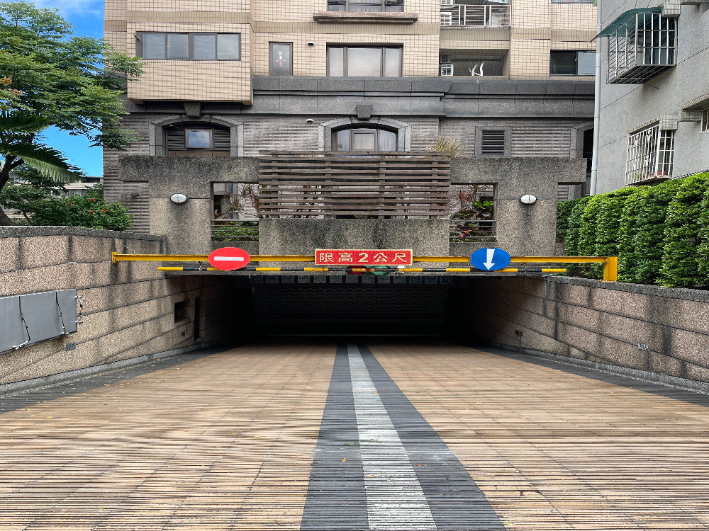 【文德捷運站陽光生活稀有大平面車位出租】