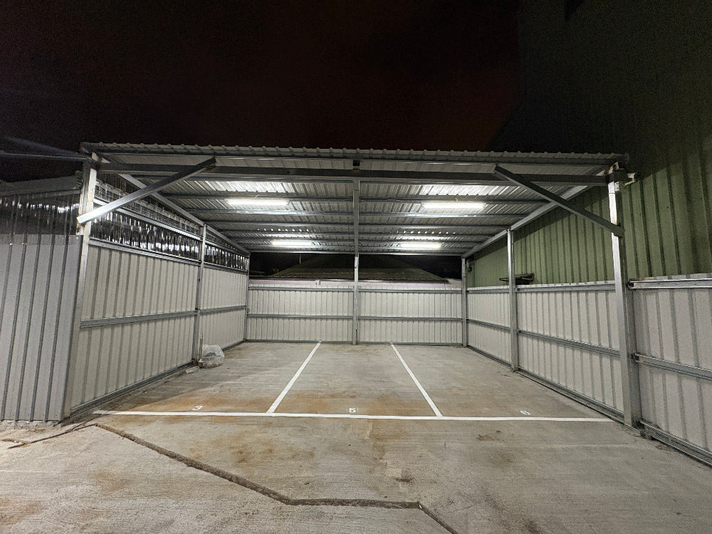 小港一號公園附近，戶外車位