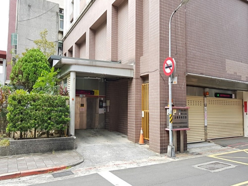 大安雙線捷運交會精華車位出租 - 停車市場