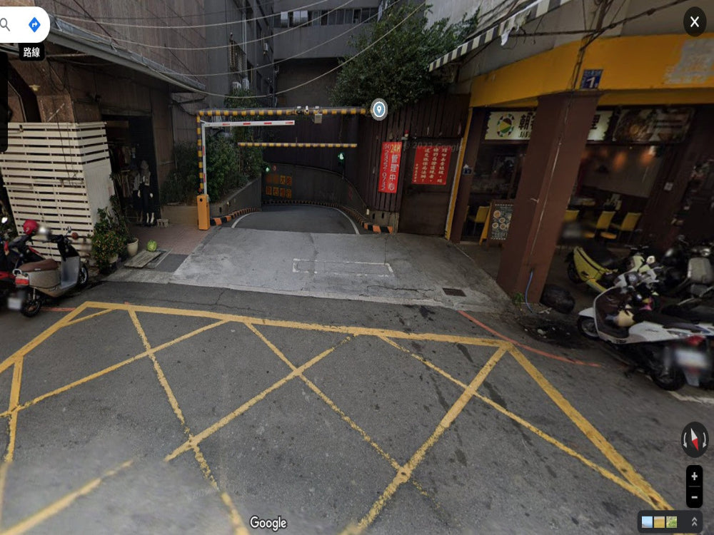 台灣商務中心，機械式車位
